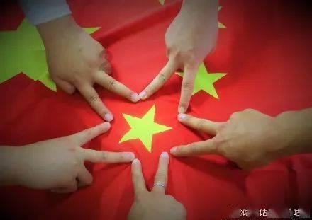 甜美奥莉吃甜点